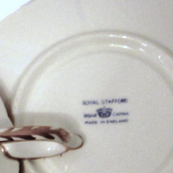 Vtg Royal Stafford bouquet of pink roses,rosebuds,greenery pedestal teacup set - Picture 12 of 12